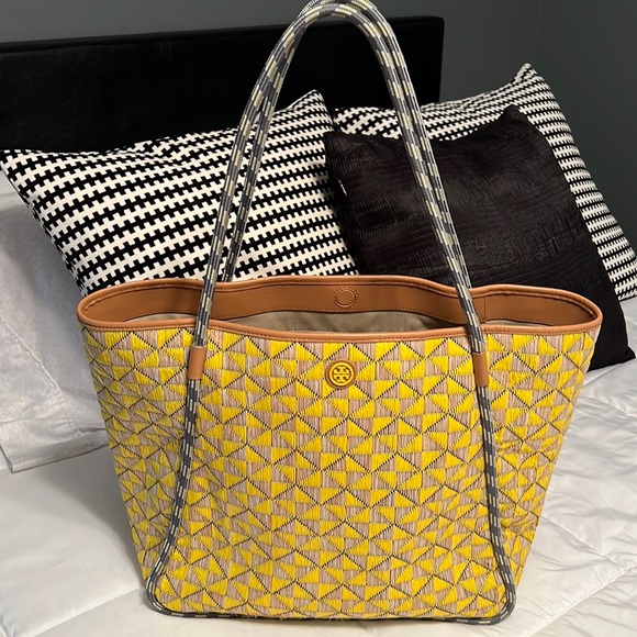 Tory Burch Handbags - Tory Burch Mosaic Straw Tote